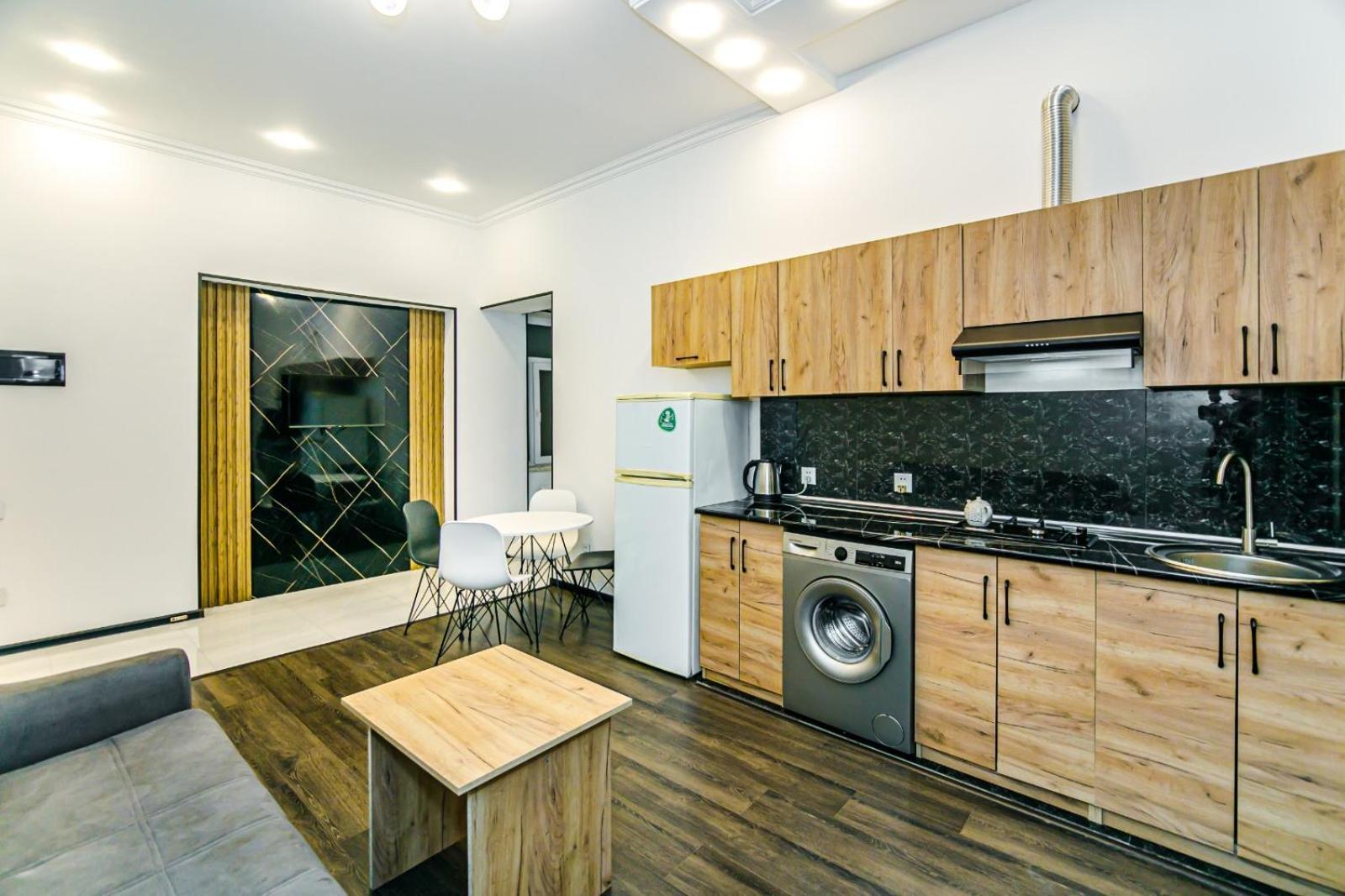 M Estate. 2 Room Home In Targovu Baku Bagian luar foto