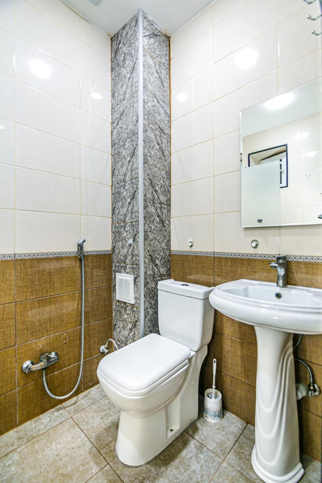 M Estate. 2 Room Home In Targovu Baku Bagian luar foto