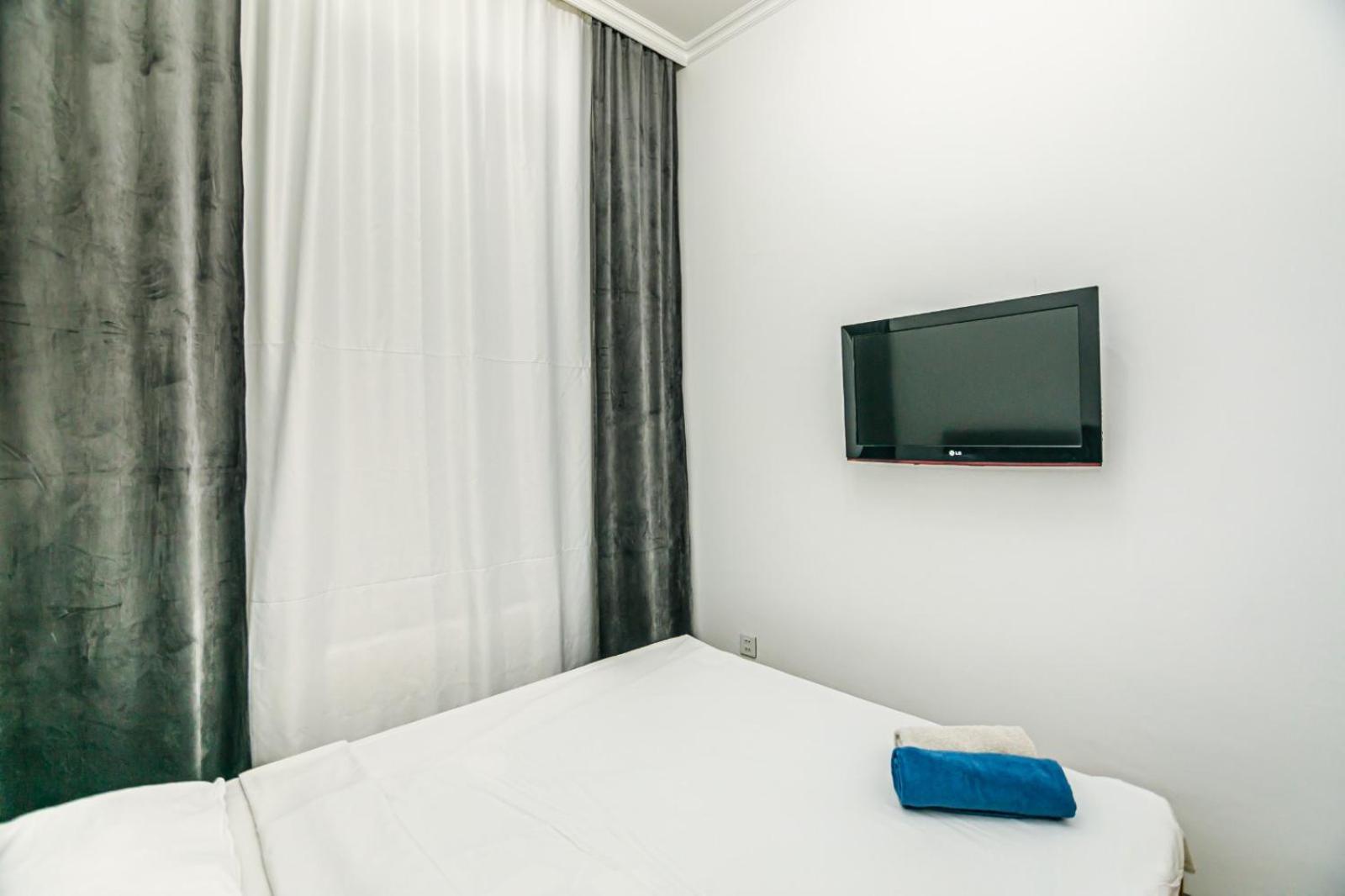 M Estate. 2 Room Home In Targovu Baku Bagian luar foto